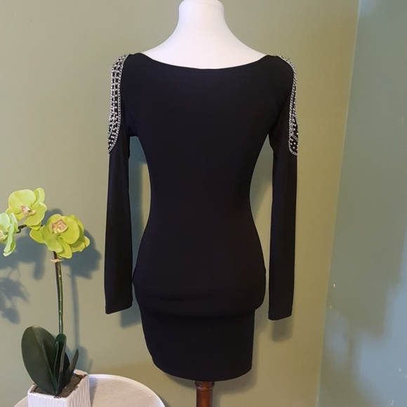 Nikibiki Dress - Picture 3 of 4